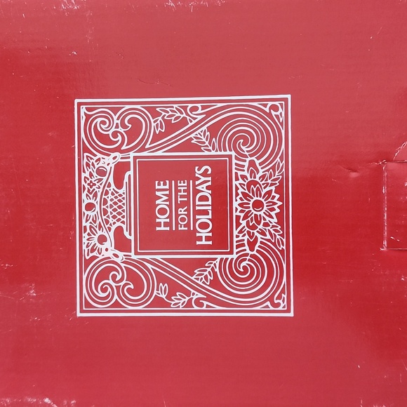 Royal Limited Holly Holiday 8" Ceramic Tree dish Gold trim - Picture 2 of 6